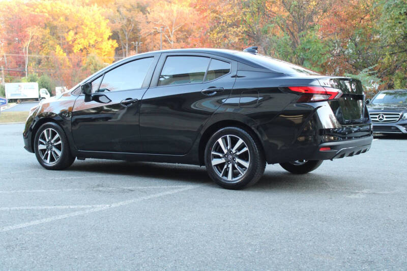 2022 Nissan Versa SV