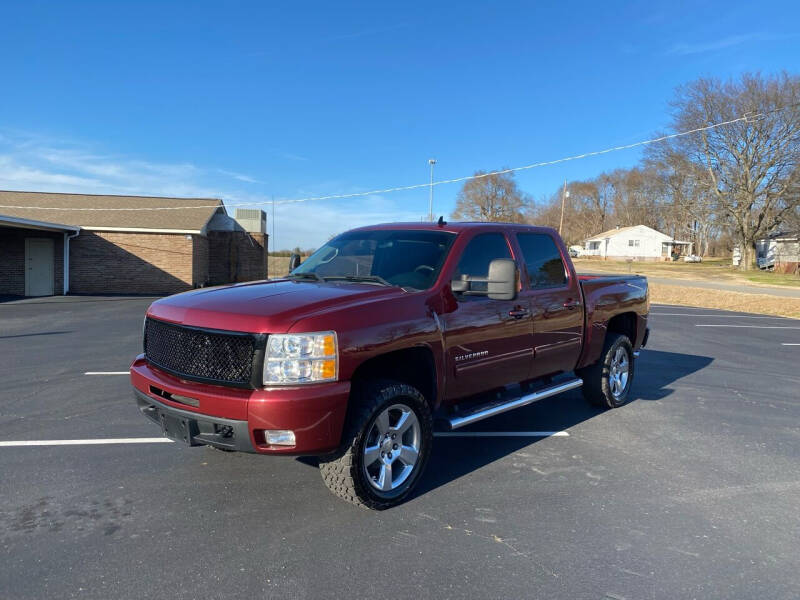 2013 Chevrolet Silverado 1500 for sale at Tennessee Valley Wholesale Autos LLC in Huntsville AL
