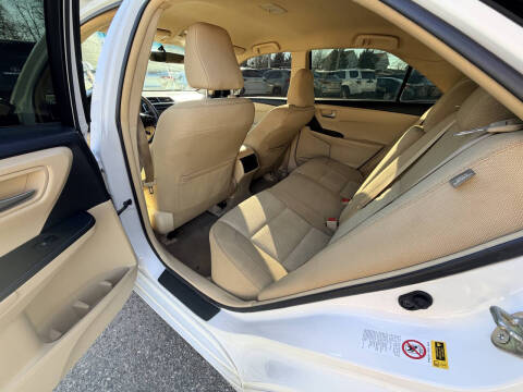 2017 Toyota Camry LE