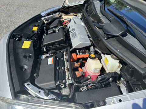 2013 Toyota Prius v Three