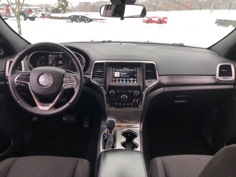 2019 Jeep Grand Cherokee Laredo E