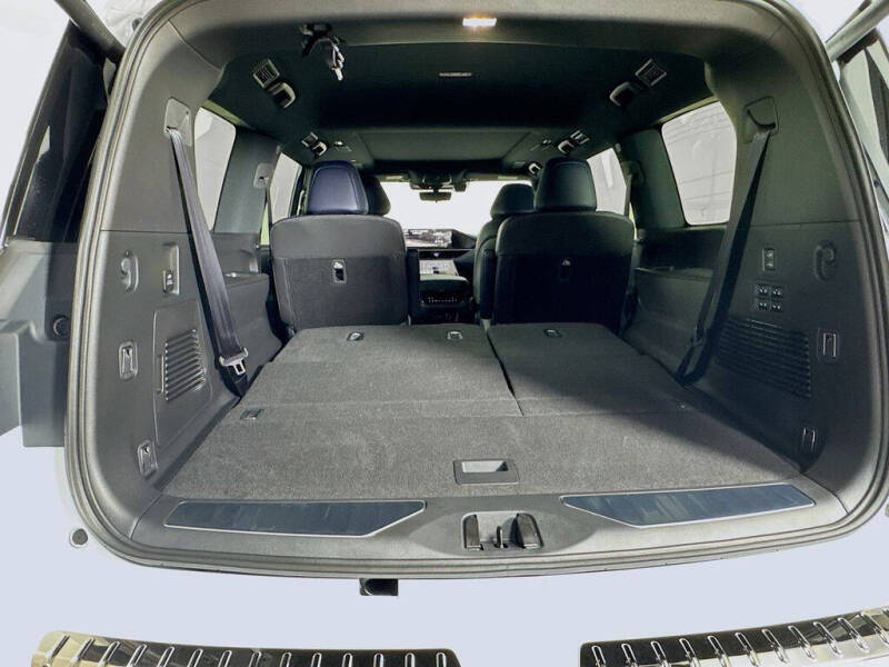 2026 Infiniti QX80 Sport