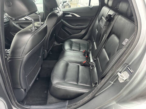 2017 Infiniti QX30 Premium