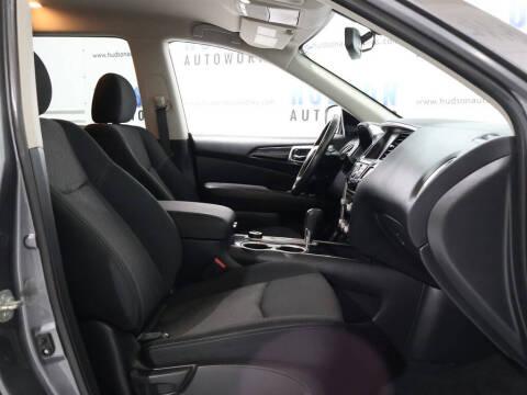 2020 Nissan Pathfinder SV