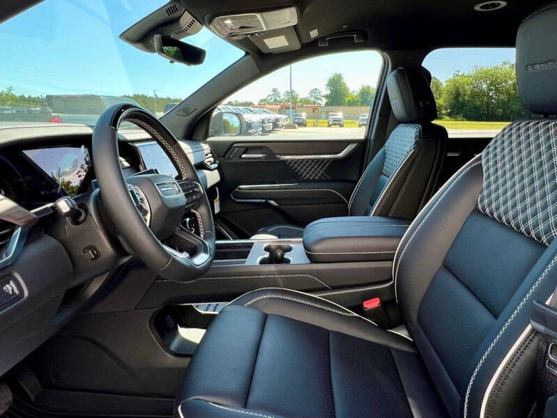 2025 GMC Acadia Denali