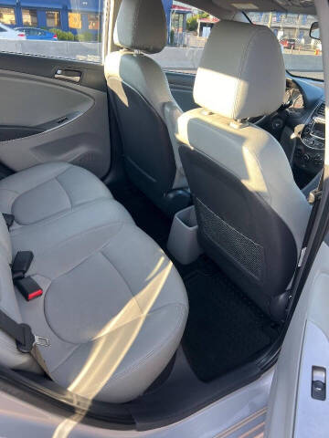 2016 Hyundai Accent SE