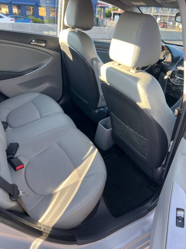 2016 Hyundai Accent SE