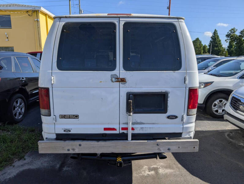 2005 Ford E-Series E-250