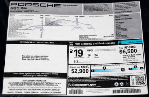2023 Porsche 911 Dakar