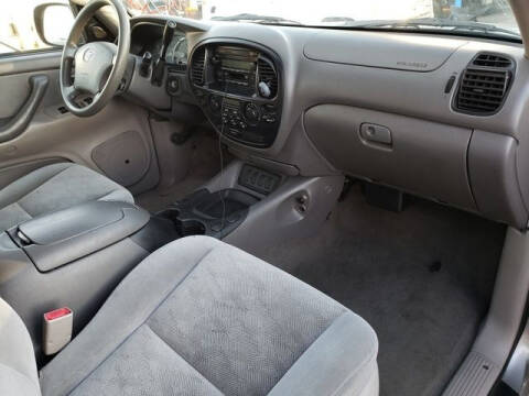 2005 Toyota Sequoia SR5