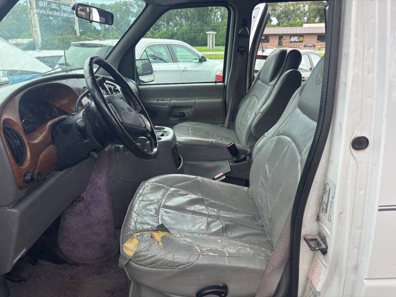 2000 Ford E-Series E-150