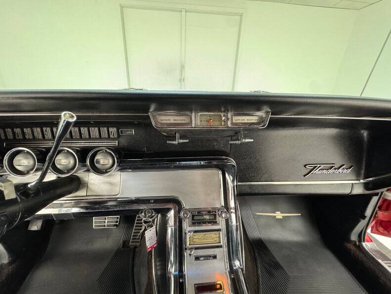1964 Ford Thunderbird