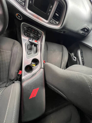 2017 Dodge Challenger SXT