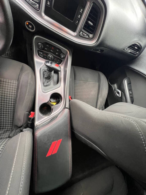 2017 Dodge Challenger SXT