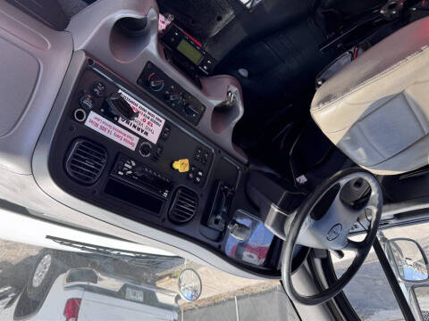 2018 Freightliner M2 106