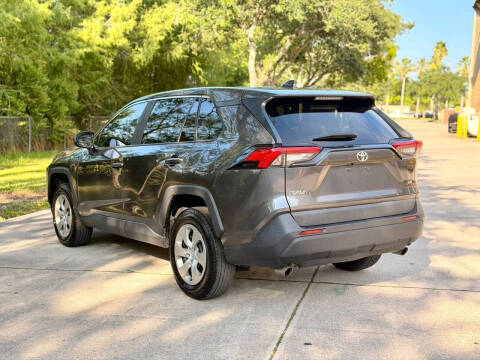 2023 Toyota RAV4 LE