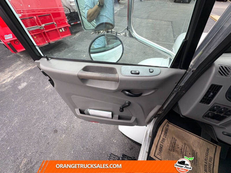 2019 Peterbilt 337