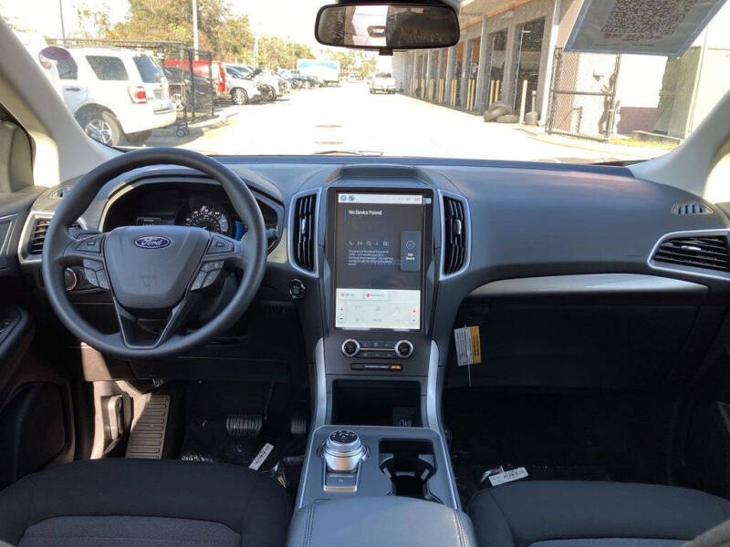 2024 Ford Edge SE