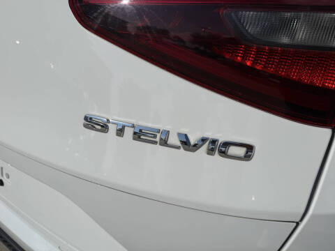 2022 Alfa Romeo Stelvio Veloce