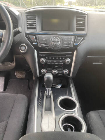 2015 Nissan Pathfinder SV