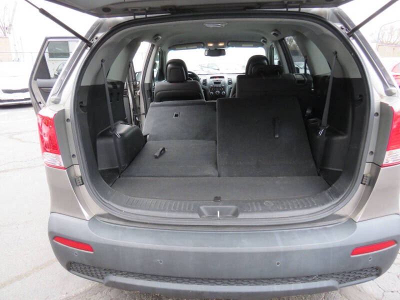 2011 Kia Sorento LX photo 25