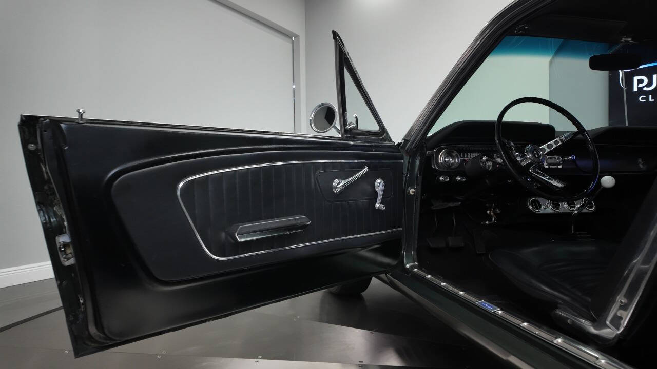 1965 Ford Mustang 45