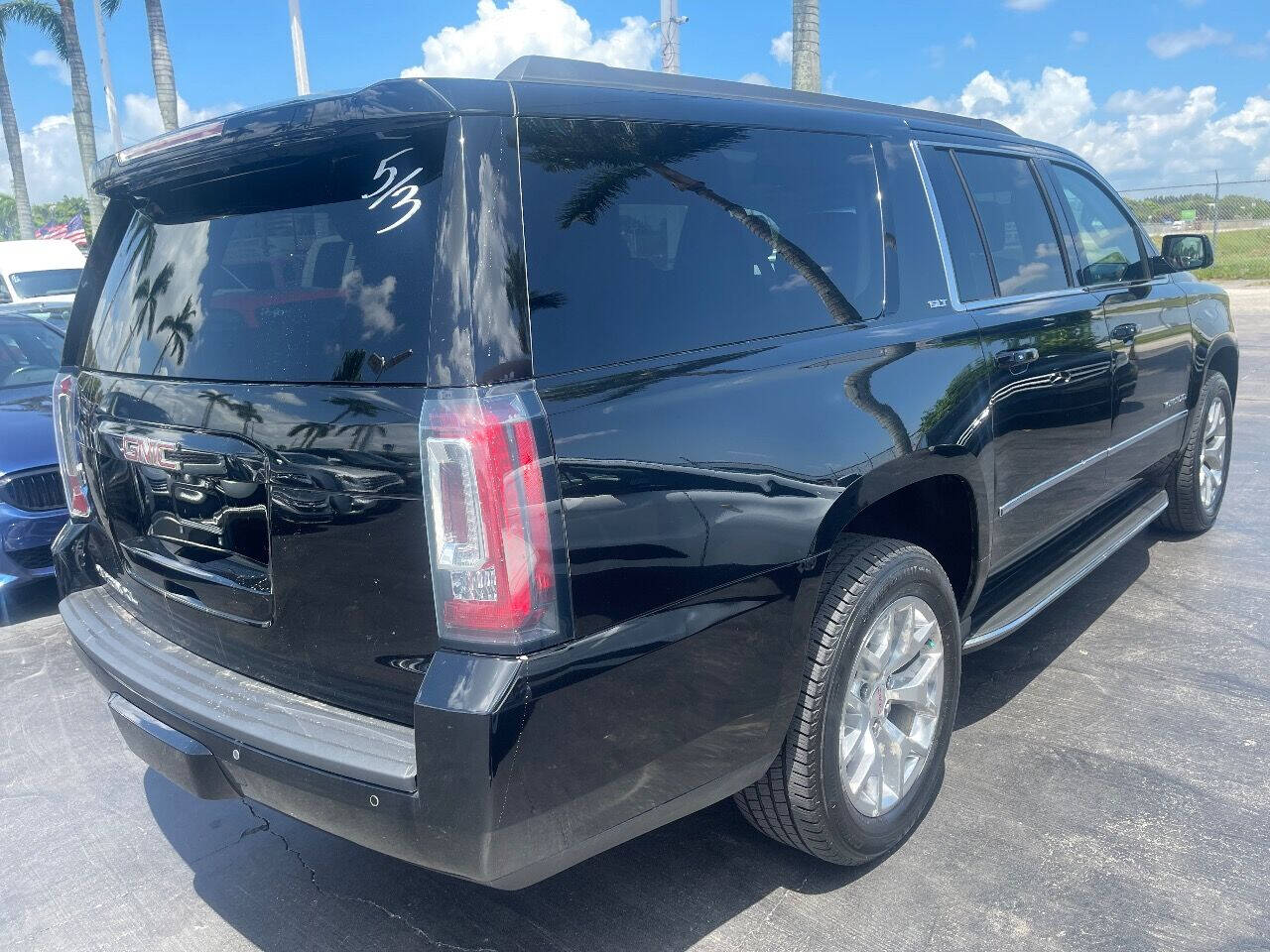 2016 GMC Yukon XL SUV / Crossover - $24,900