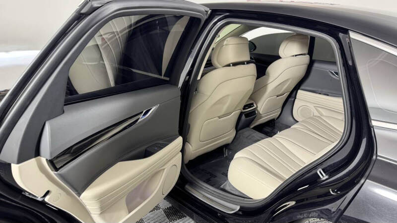 2021 Genesis G80