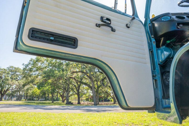 1973 Volkswagen Bus