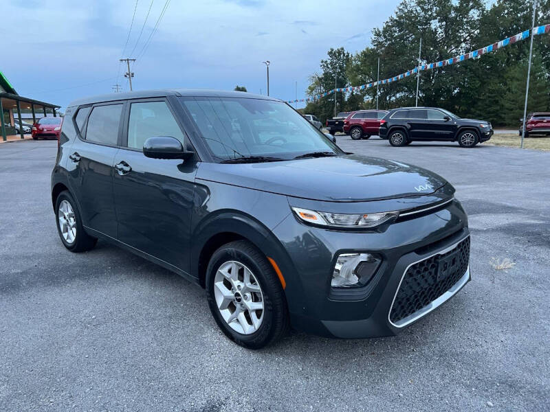 2022 Kia Soul LX's photo