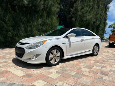 2015 Hyundai Sonata Hybrid for sale at Specialty Car and Truck in Largo FL