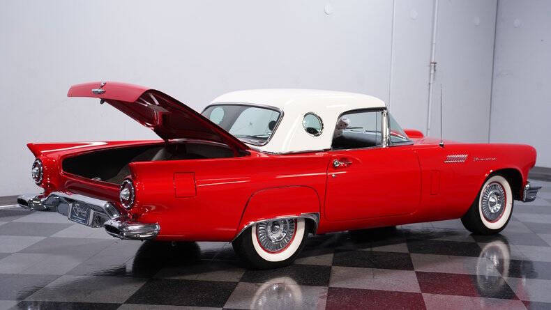 1957 Ford Thunderbird