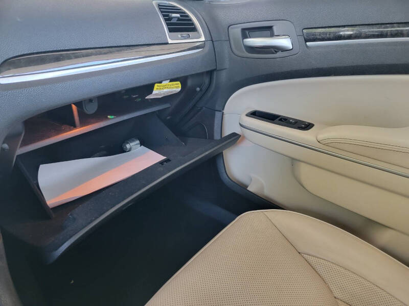 2019 Chrysler 300 Limited