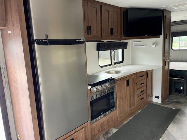 2021 FORESTER LE 2551DSC Class C 2551 DSC