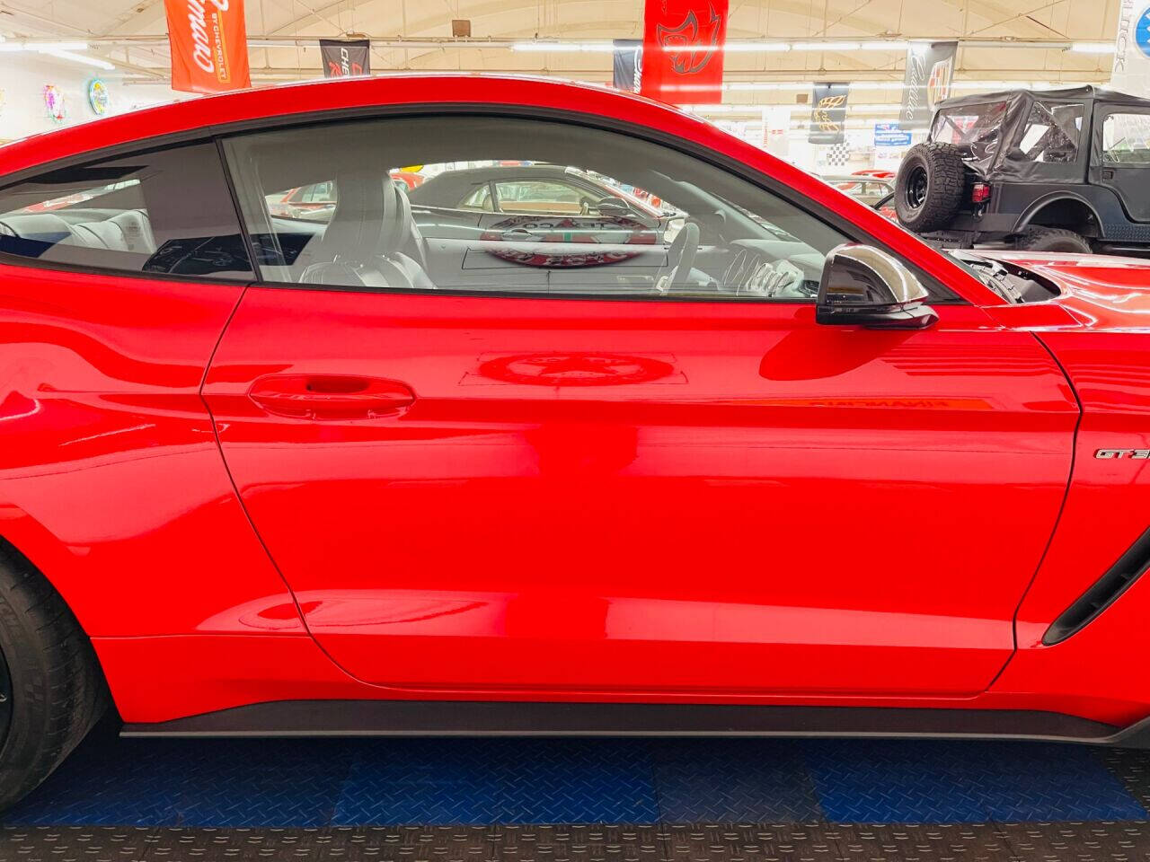 2016 Ford Mustang 29