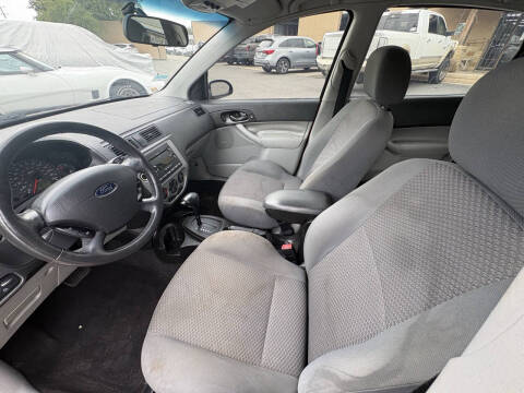 2005 Ford Focus ZX5 SE