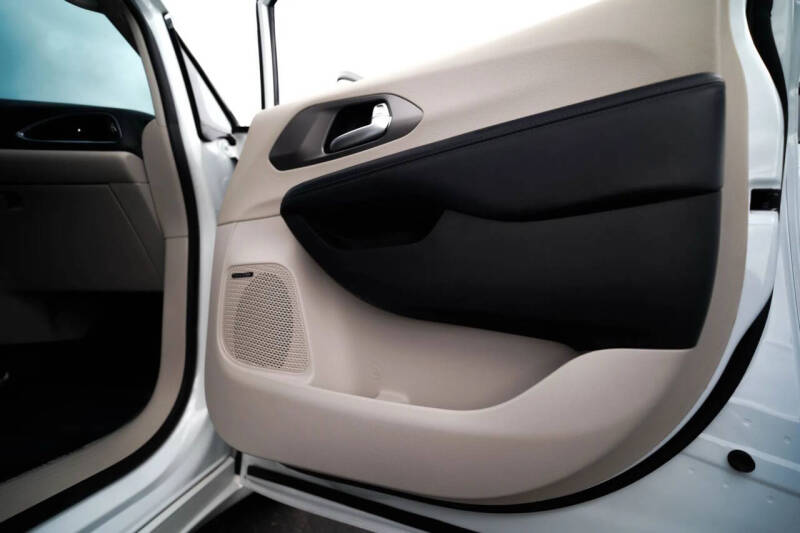 2018 Chrysler Pacifica Hybrid Limited