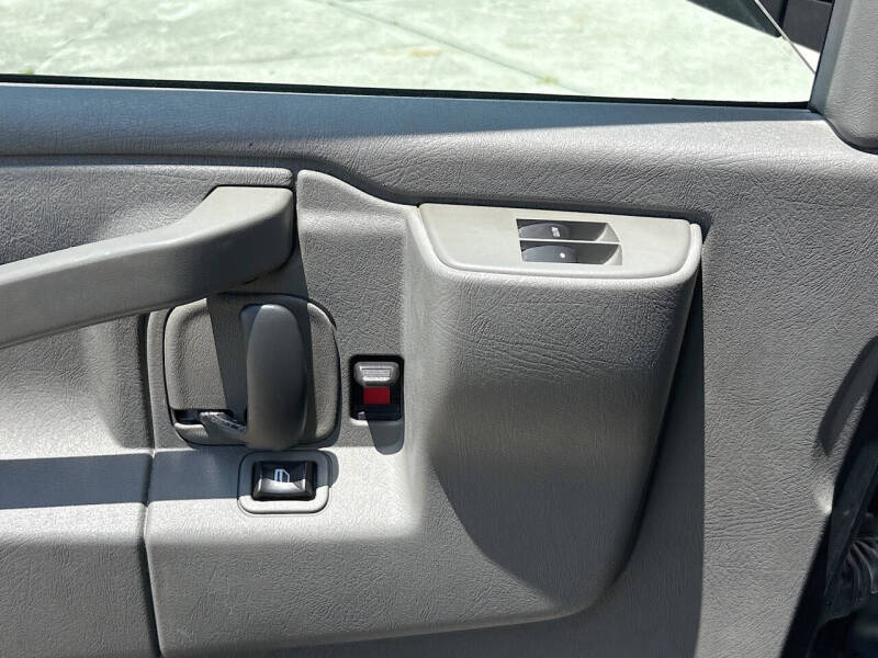 2017 Chevrolet Express LS 2500