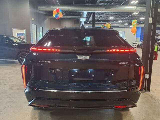 2024 Cadillac LYRIQ Luxury 1