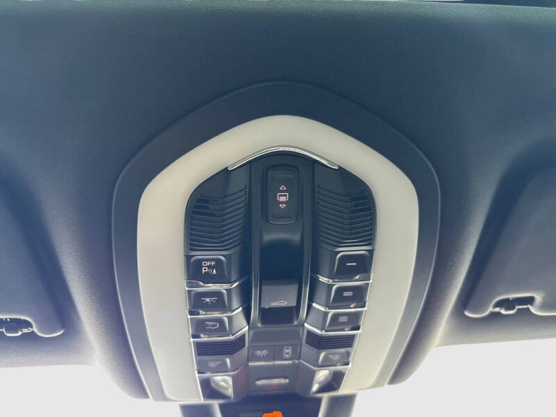2020 Porsche Macan