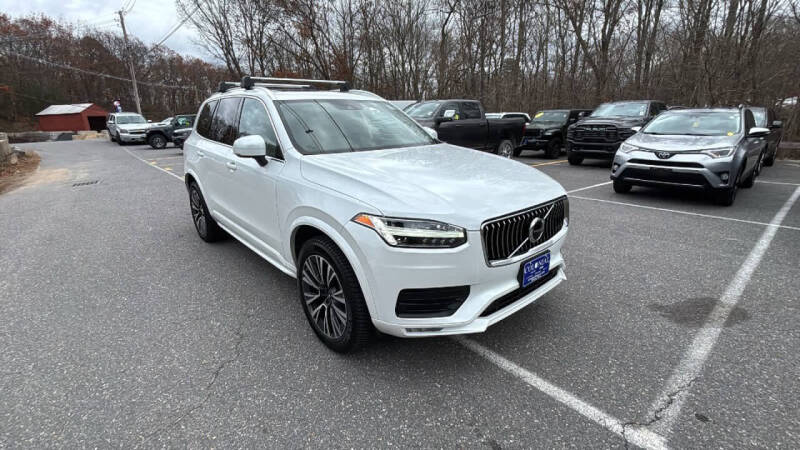 2020 Volvo XC90 T6 Momentum 6-Passenger