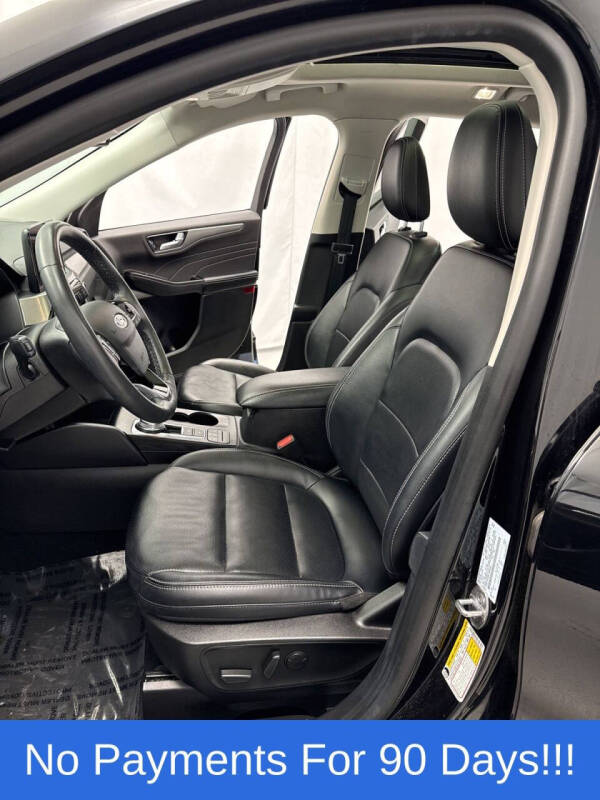 2022 Ford Escape Titanium