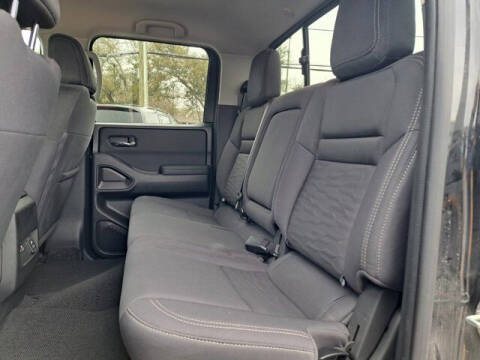 2023 Nissan Frontier SV