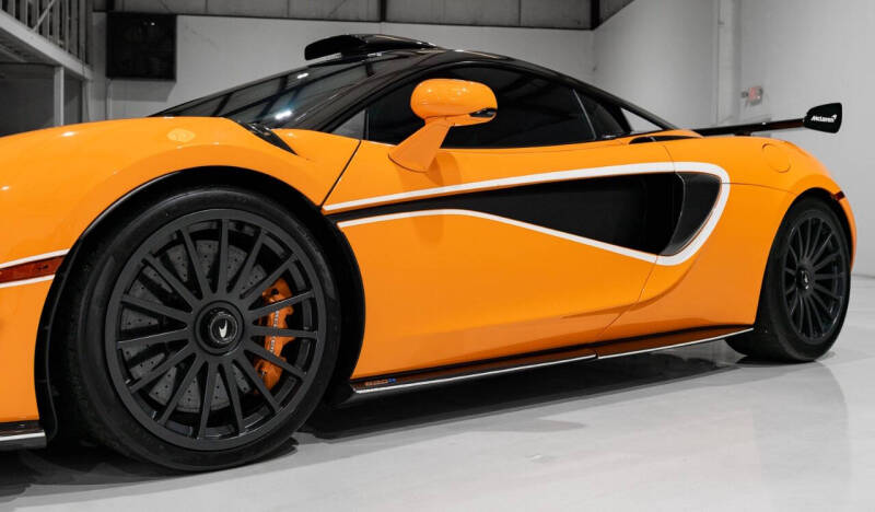 2020 McLaren 620R