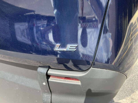 2025 Toyota Sienna LE 8-Passenger