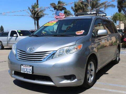 2017 Toyota Sienna LE 8-Passenger