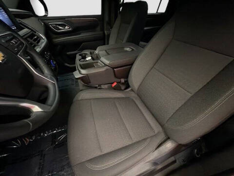 2023 Chevrolet Suburban LS