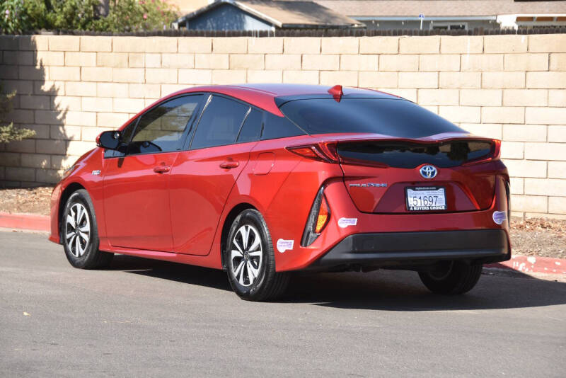 2019 Toyota Prius Prime Plus photo 16