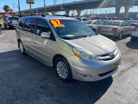 2007 Toyota Sienna XLE 7-Passenger