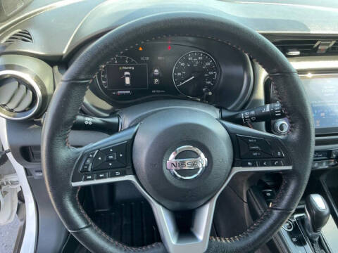 2021 Nissan Kicks SR